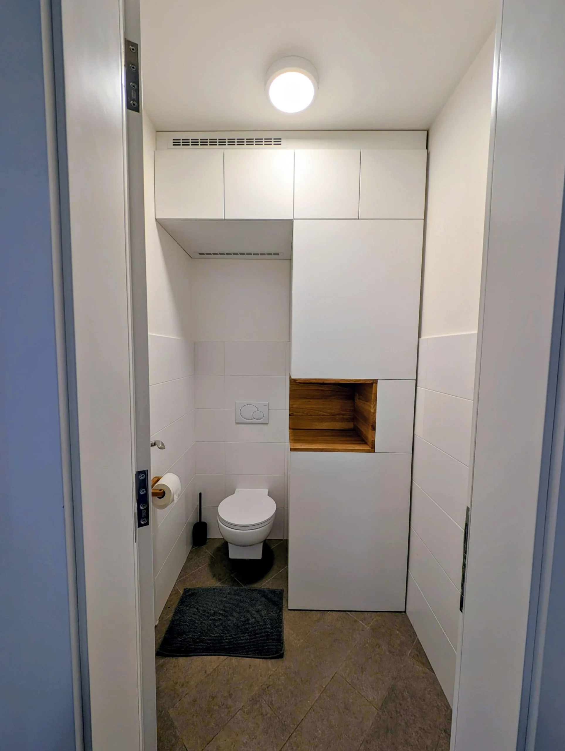 Sestava na WC, zakrytí pračky a kotle~2